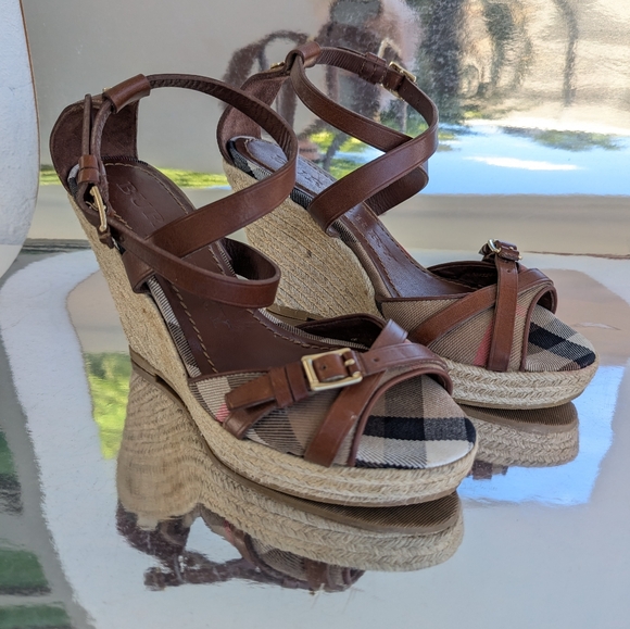 BURBERRY WOMEN'S WEDGES SANDALS - Picture 1 of 16